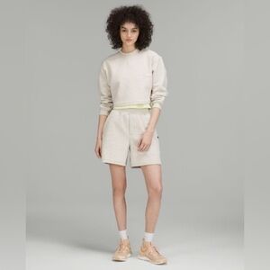 Lululemon lab Textured Grid High-Rise Short 5.5" Size 4
Color Muslin